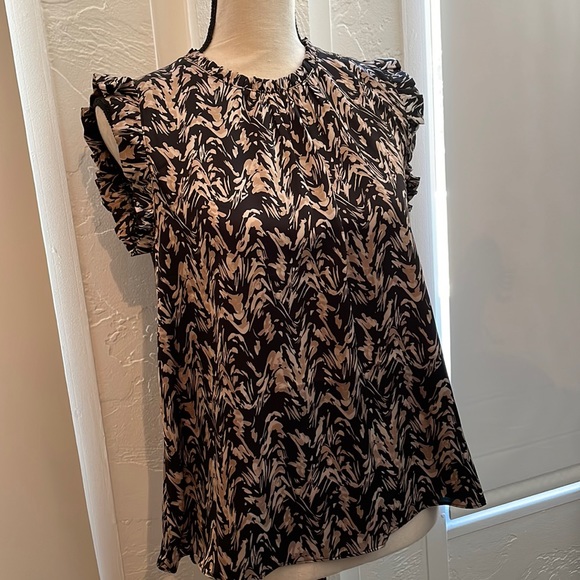 NWT Grade & Gather Satin Swirl Ruffle Tank Sleeveless Top Blouse Black - Picture 7 of 9